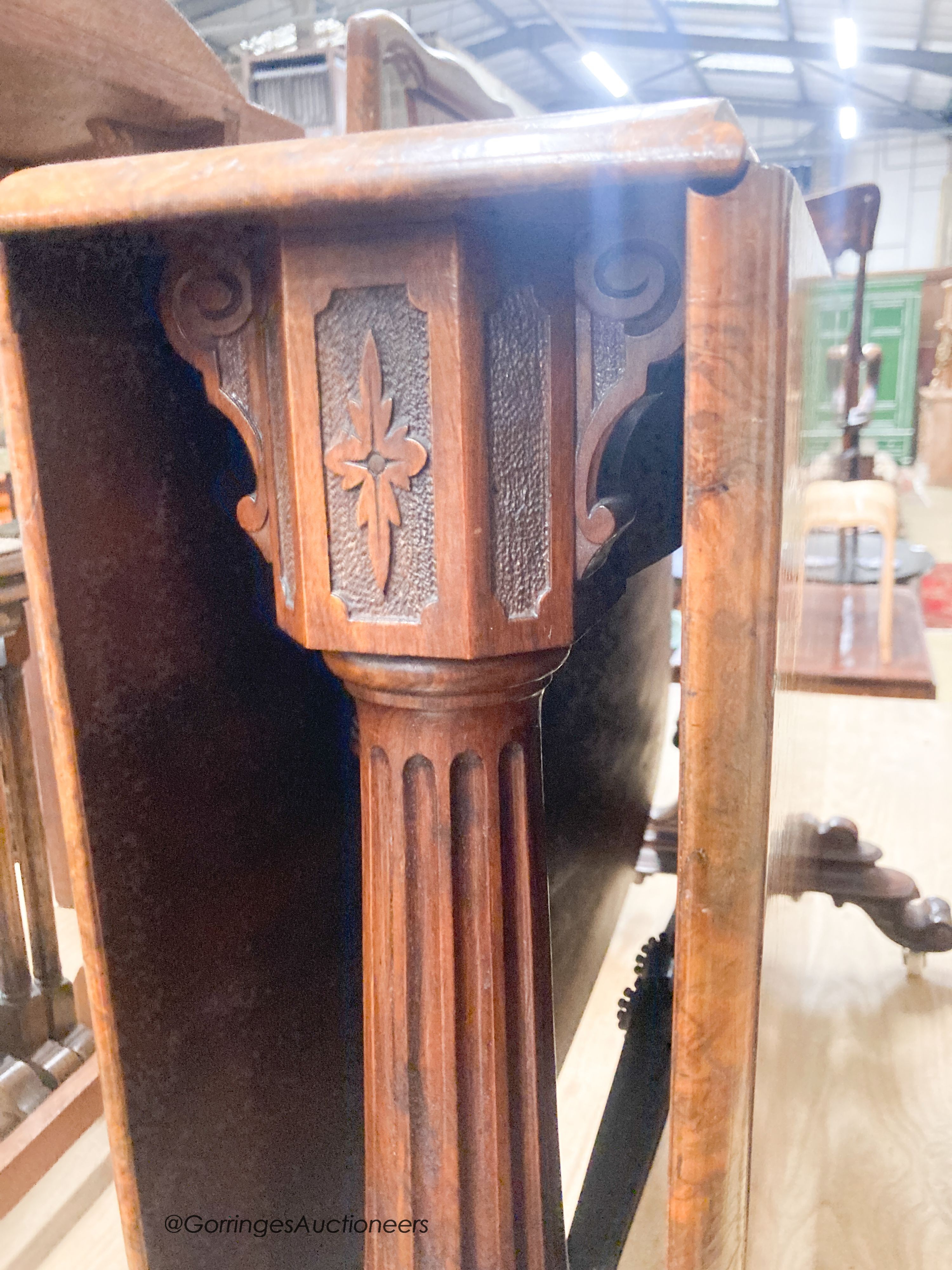 A Victorian burr walnut Sutherland table. 120cm extended, H-66cm.